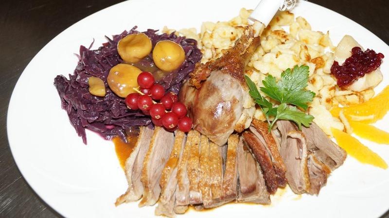 Kaiserstuhl Hotel Restaurant Kreuz מראה חיצוני תמונה