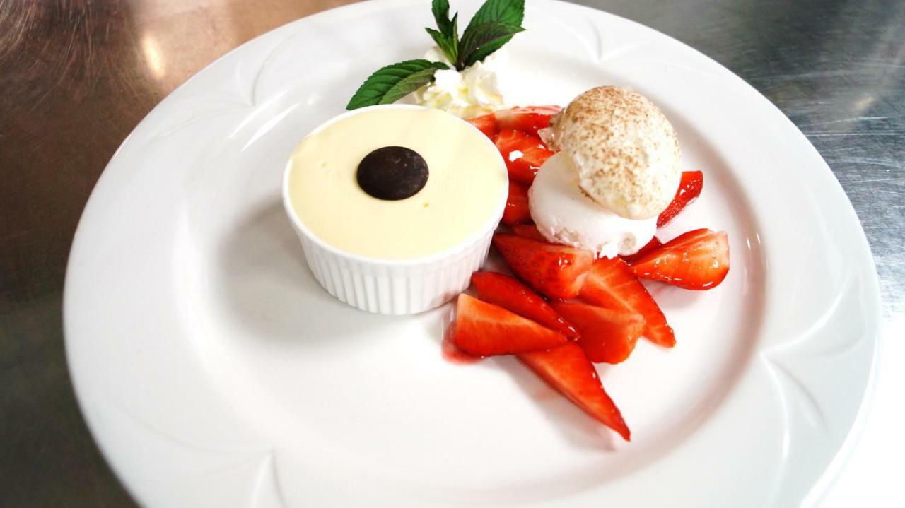 Kaiserstuhl Hotel Restaurant Kreuz מראה חיצוני תמונה