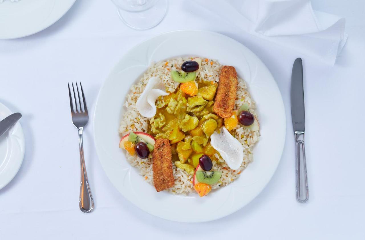 Kaiserstuhl Hotel Restaurant Kreuz מראה חיצוני תמונה